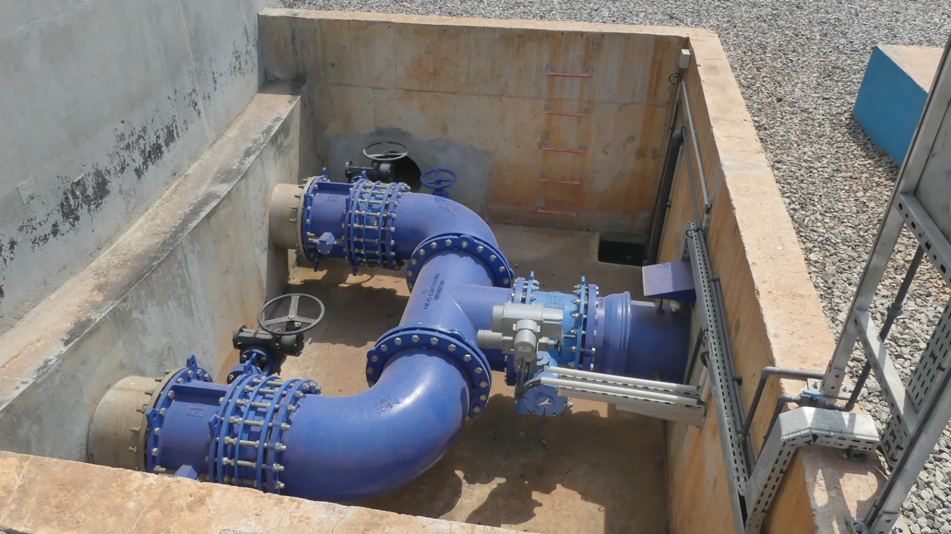 iab-grosse-tuyauterie-eau-bleue-station-pompage